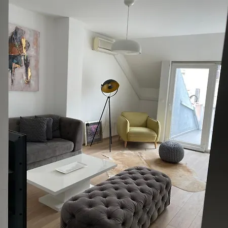 The Roof - Luxury Apartment