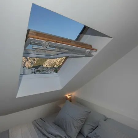 The Roof - Luxury Omis
