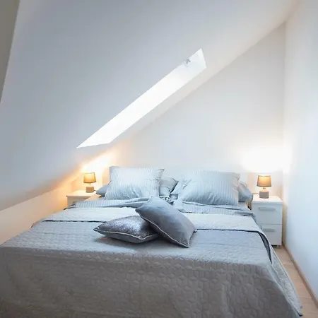 The Roof - Luxury Apartmán *