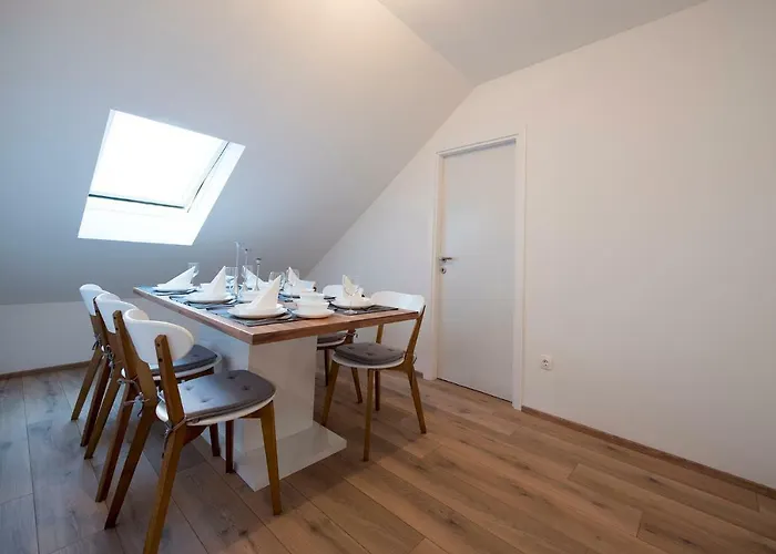 The Roof - Luxury 公寓 *