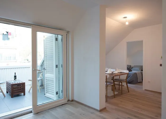 公寓 The Roof - Luxury 奥米什